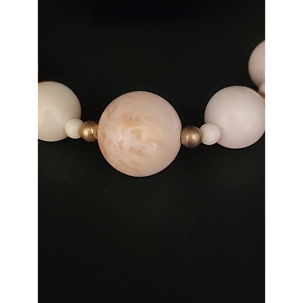 Vintage Signed VA Chunky Beaded Acrylic Necklace White/Goldtone/ Pale Orange 31" - Picture 5 of 16